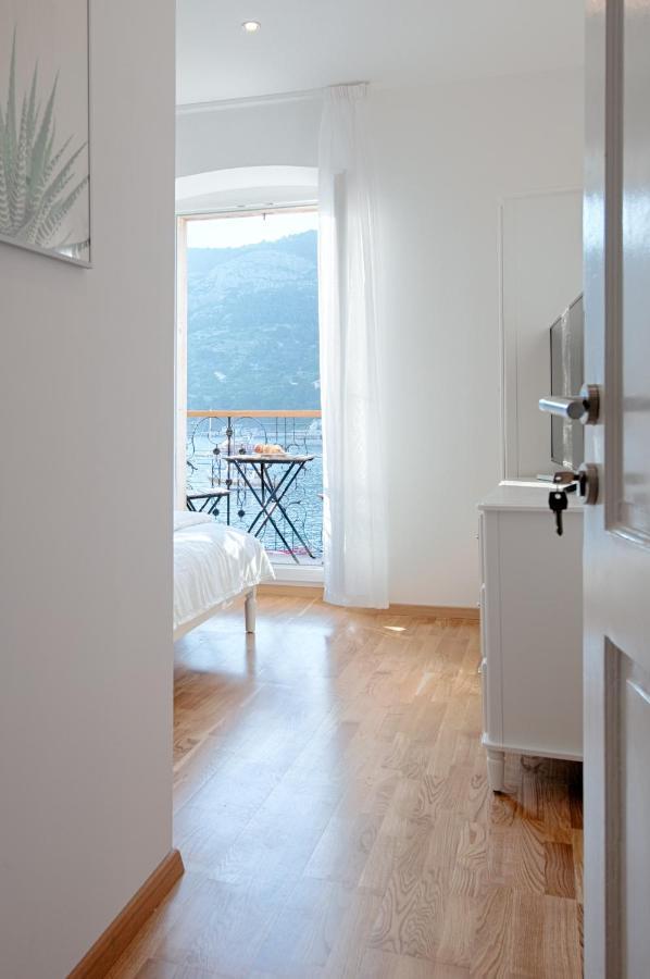 Seafront Rooms Koluna Komiza Exterior photo