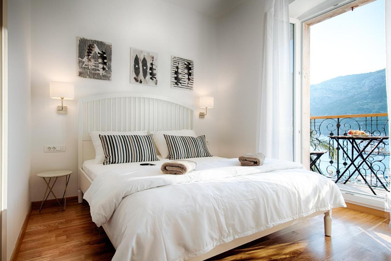Seafront Rooms Koluna Komiza Exterior photo